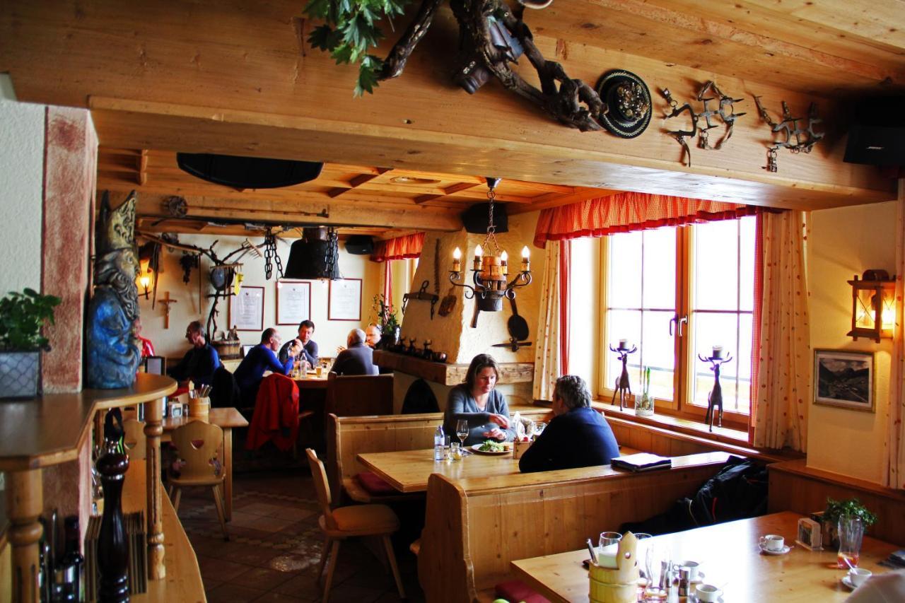 Hotel Garni - Restaurant Kaminstube Санкт Антон ам Арлберг Екстериор снимка