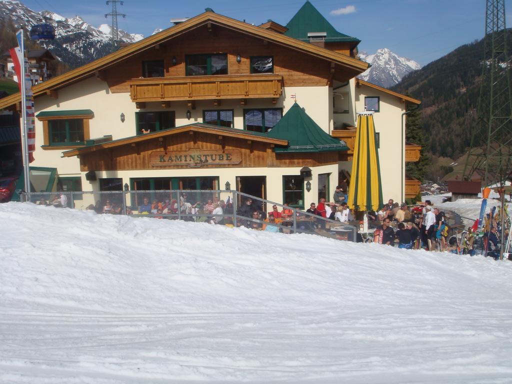 Hotel Garni - Restaurant Kaminstube Санкт Антон ам Арлберг Стая снимка