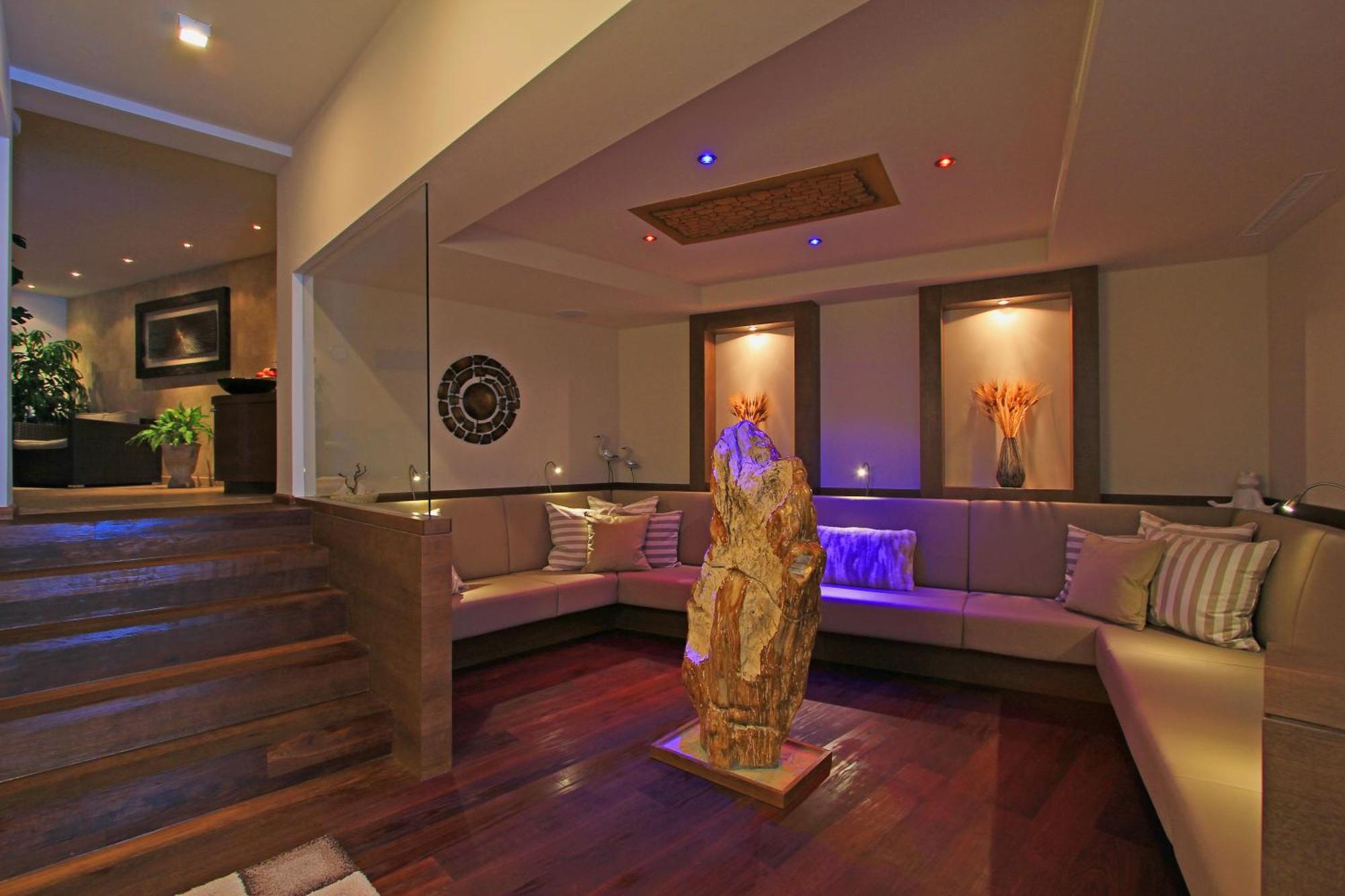 Hotel Garni - Restaurant Kaminstube Санкт Антон ам Арлберг Екстериор снимка