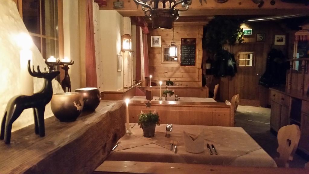 Hotel Garni - Restaurant Kaminstube Санкт Антон ам Арлберг Екстериор снимка