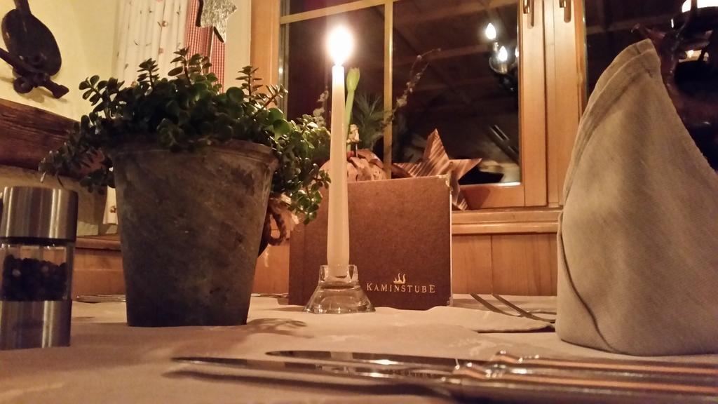 Hotel Garni - Restaurant Kaminstube Санкт Антон ам Арлберг Екстериор снимка