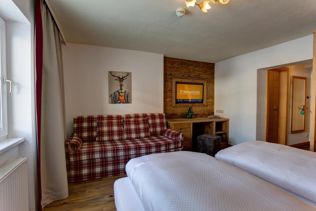 Hotel Garni - Restaurant Kaminstube Санкт Антон ам Арлберг Екстериор снимка